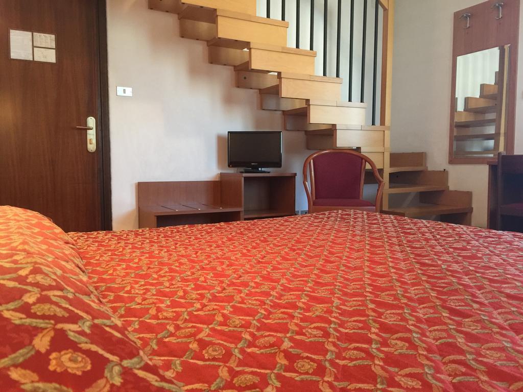 Hotel S.Antonio Padova Bilik gambar